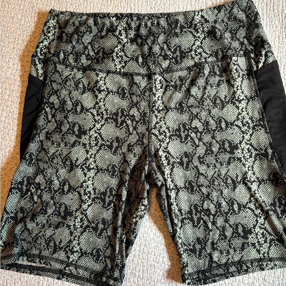 Ready To Go Women’s Biker Shorts